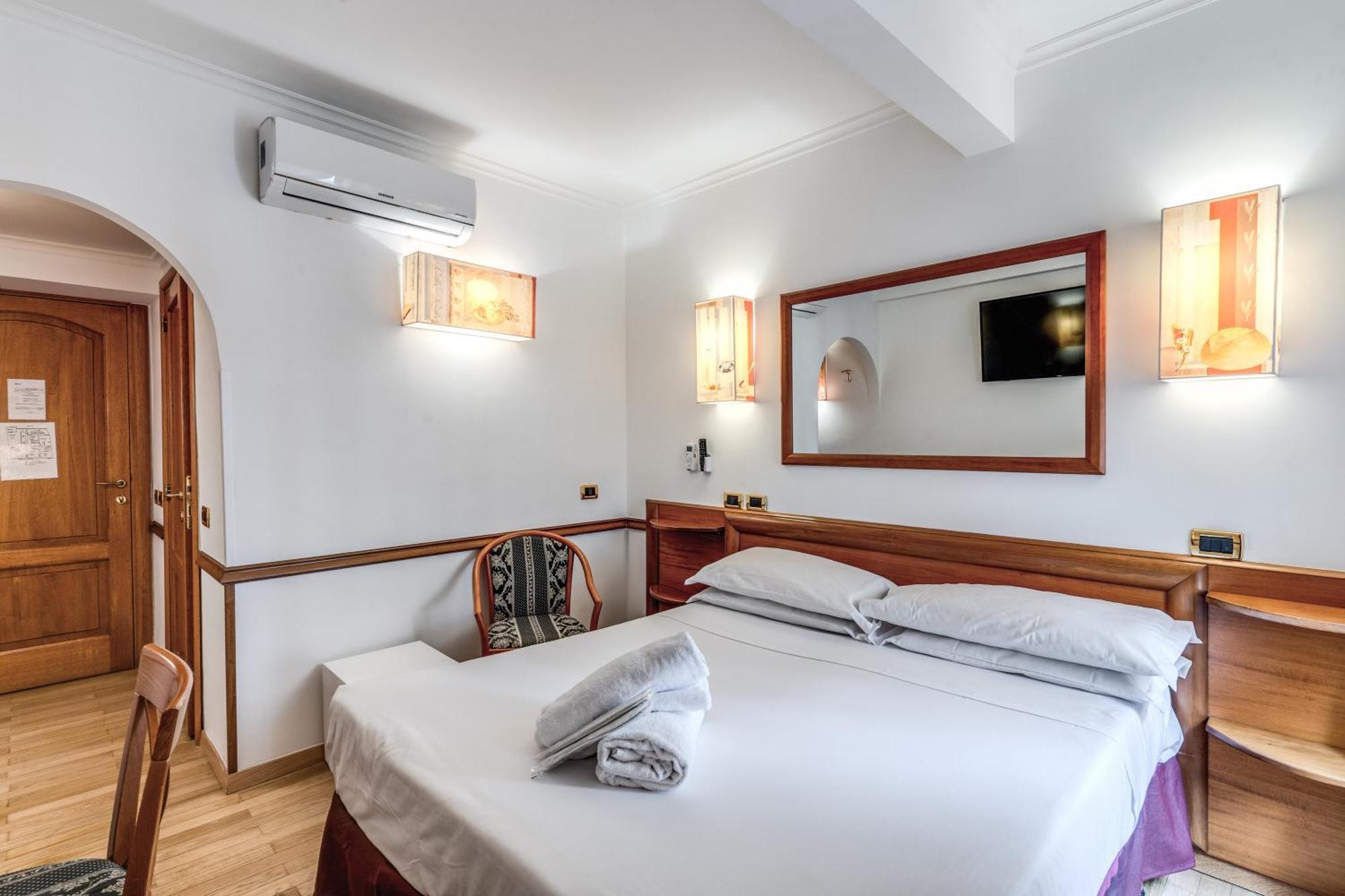 Hotel Santa Prassede Roma Exterior foto
