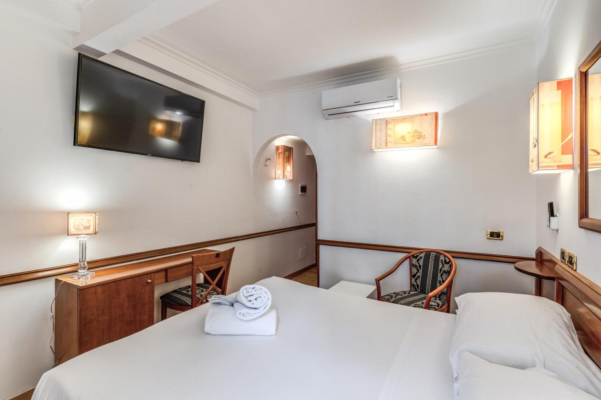 Hotel Santa Prassede Roma Exterior foto