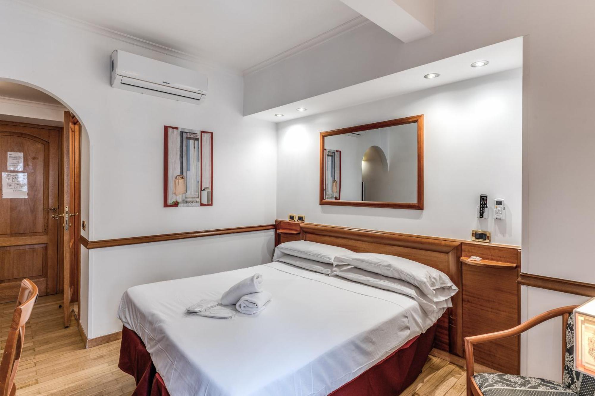 Hotel Santa Prassede Roma Exterior foto