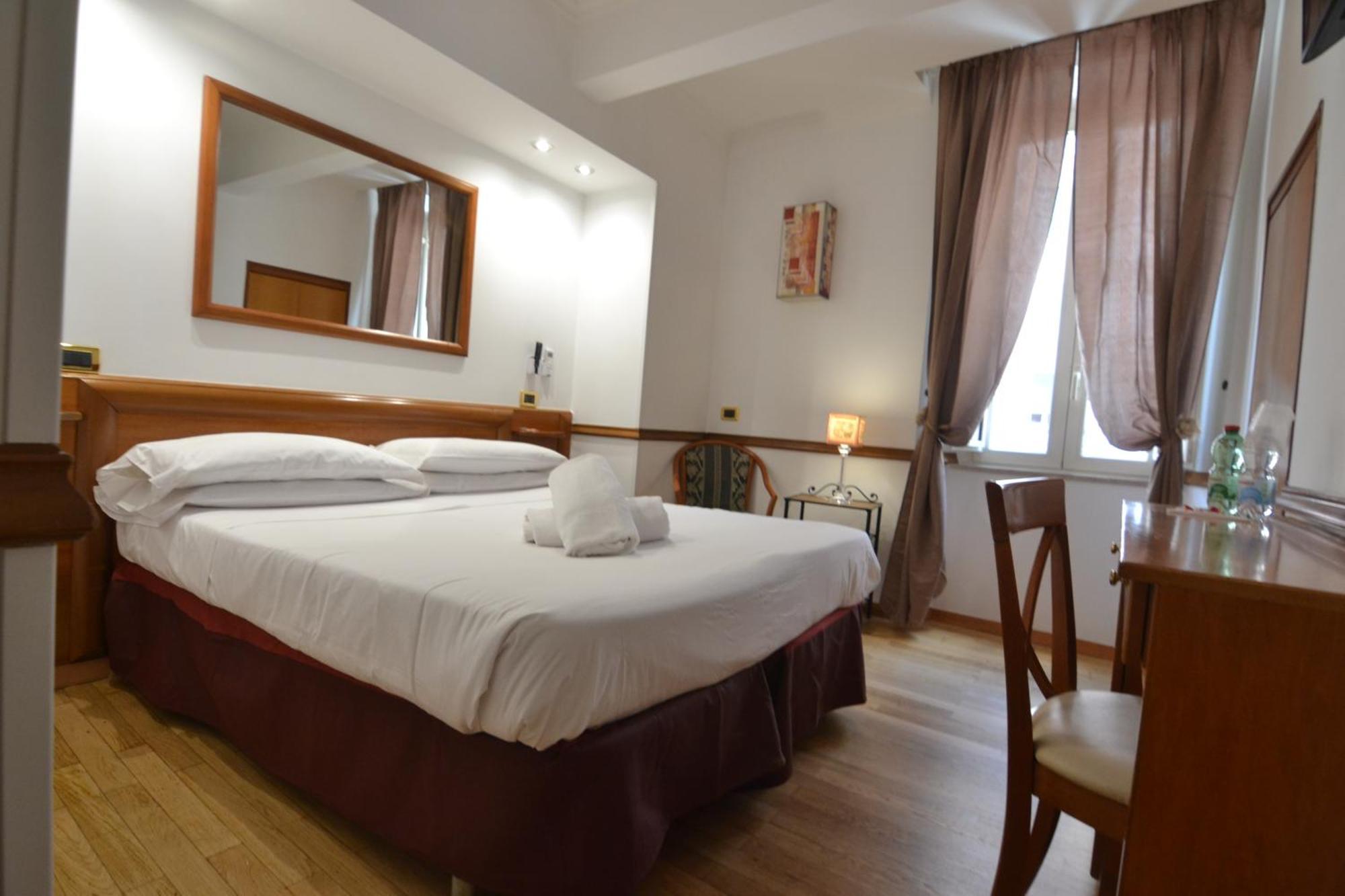 Hotel Santa Prassede Roma Exterior foto