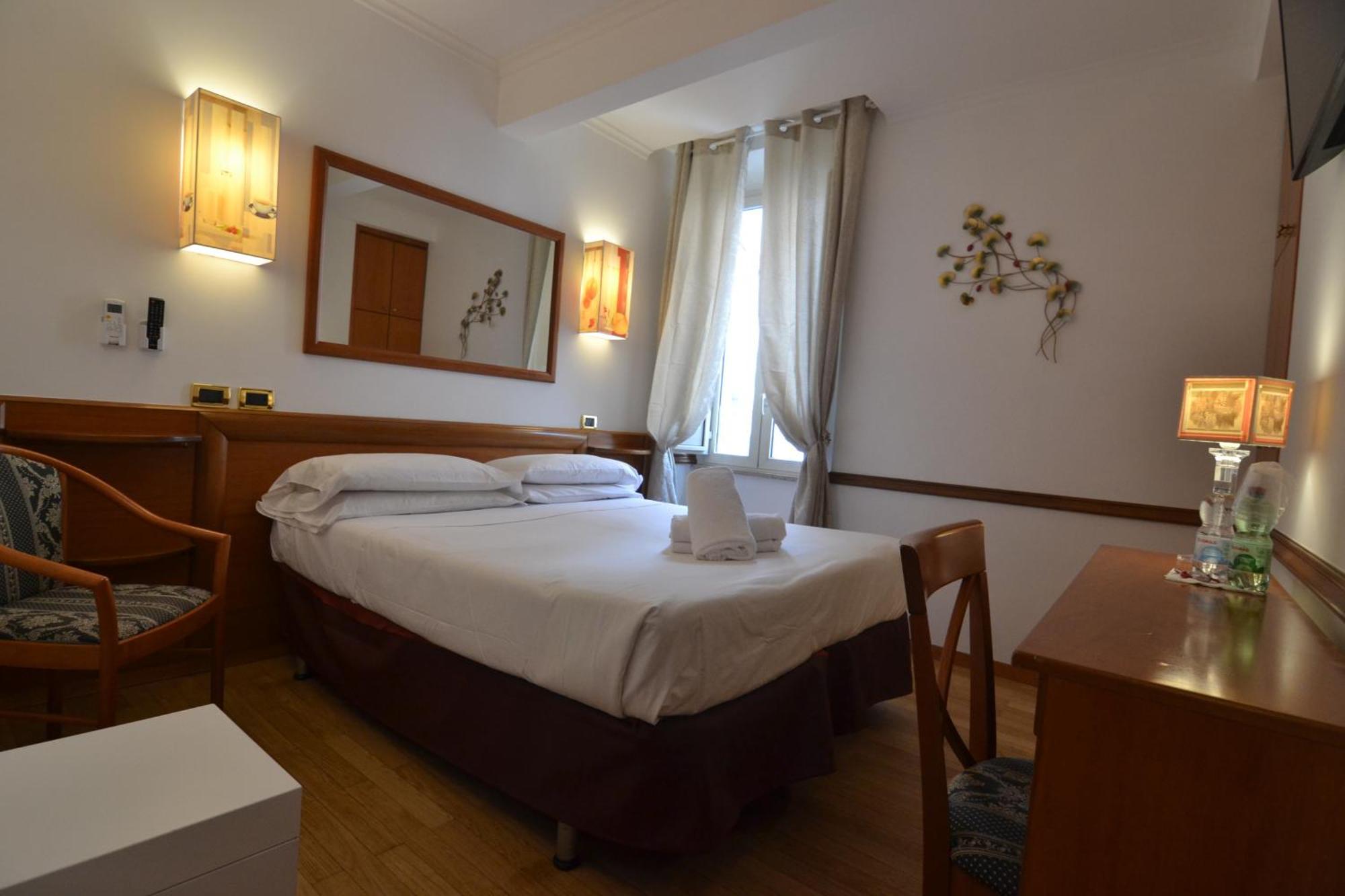 Hotel Santa Prassede Roma Exterior foto