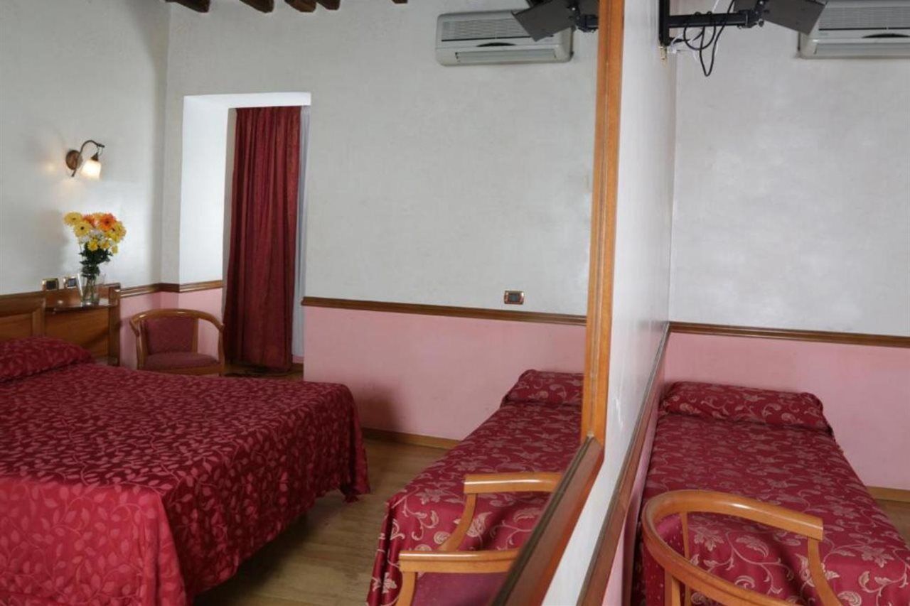 Hotel Santa Prassede Roma Exterior foto